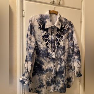 Women’s long sleeved super lightweight blouse, white/dk blue/light blue